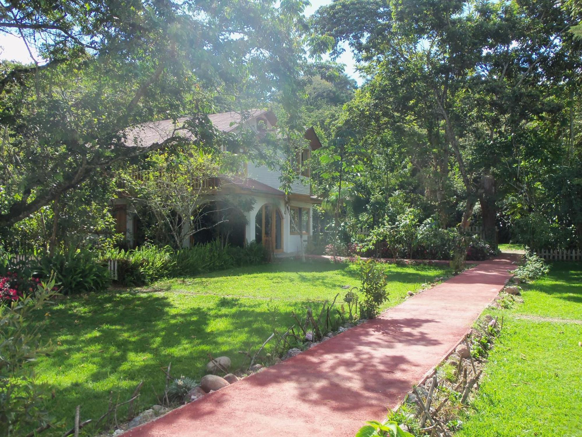 Villa Refugio De Orquideas à Oxapampa Extérieur photo