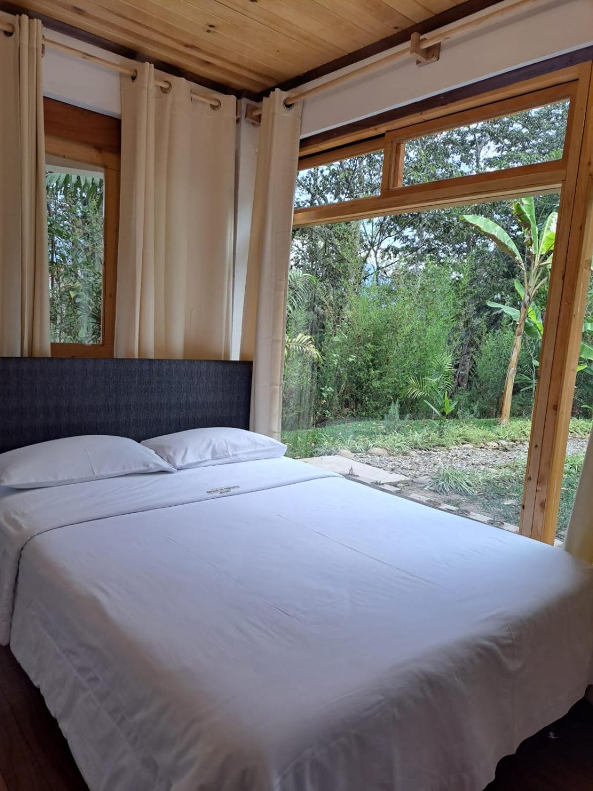 Villa Refugio De Orquideas à Oxapampa Extérieur photo