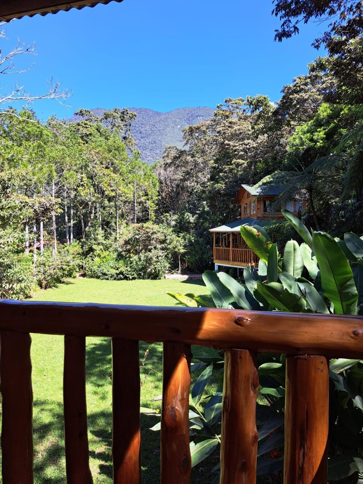 Villa Refugio De Orquideas à Oxapampa Extérieur photo
