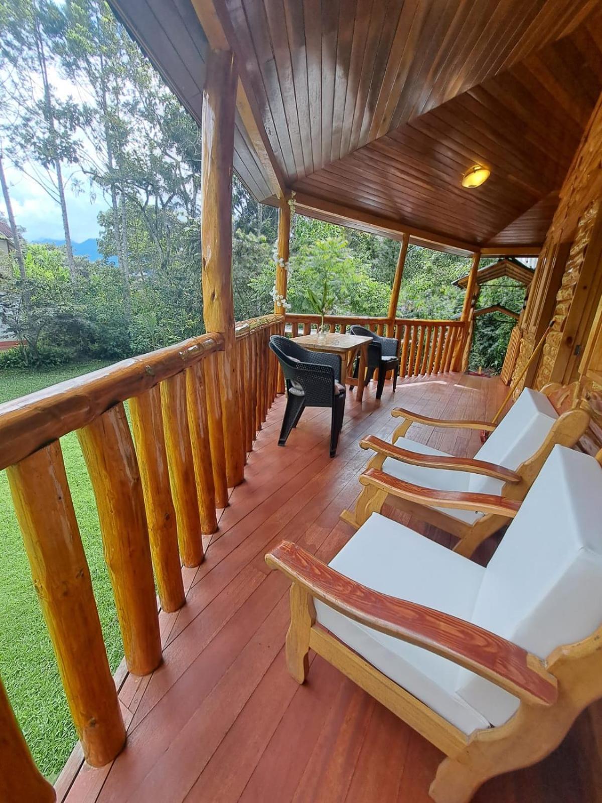 Villa Refugio De Orquideas à Oxapampa Extérieur photo