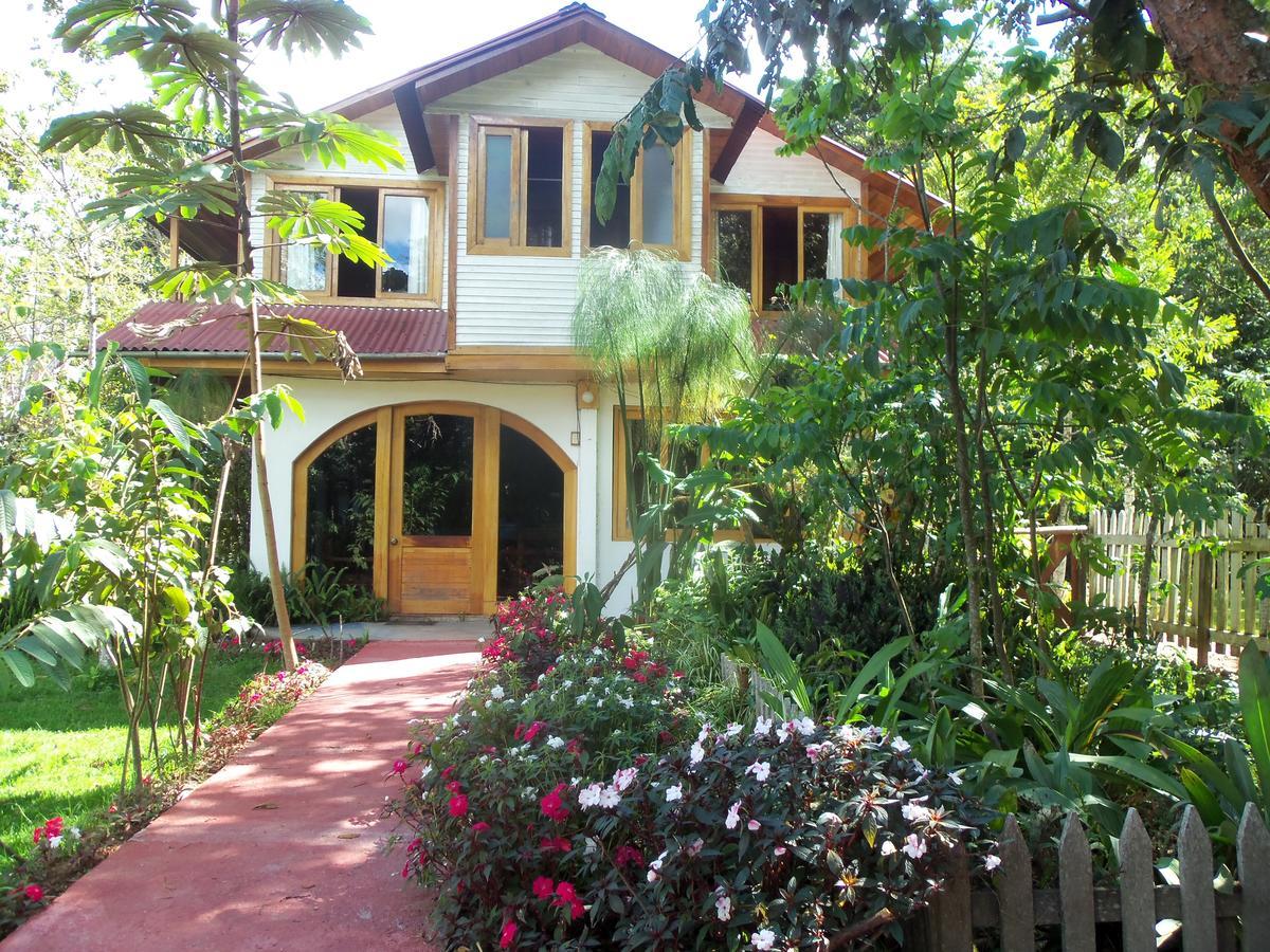 Villa Refugio De Orquideas à Oxapampa Extérieur photo